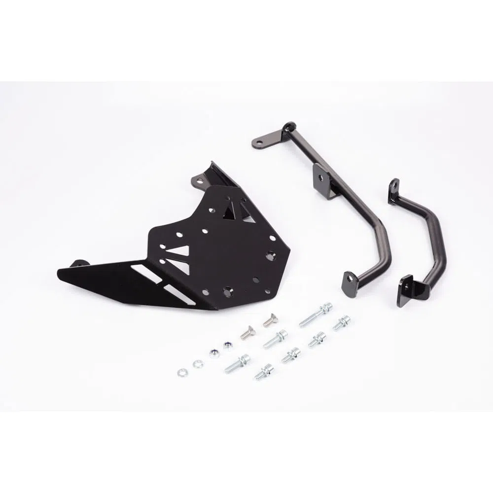 Imagen de la Parrilla Trasera XTZ250 B9L instalada en una Yamaha XTZ250, cargada con una mochila y otros equipos para viajar.